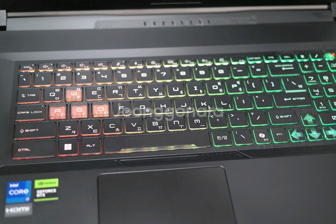 i7 13세대 rtx4060 32gb 2tb 게이밍노트북--7