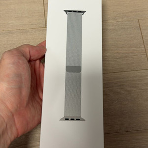(미사용/개봉) 애플 워치11 밀레니즈 루프 내추럴 46mm 밴드만 판매
