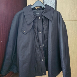 (새제품) by ssiny 케이프 숏 패딩 블랙