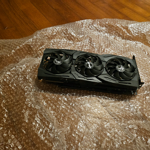 ASUS ROG STRIX RX5700XT 팝니다