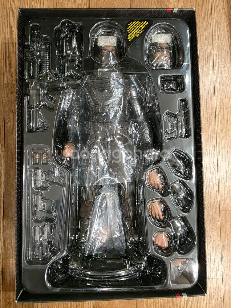 핫토이 윈터솔져 버키--2