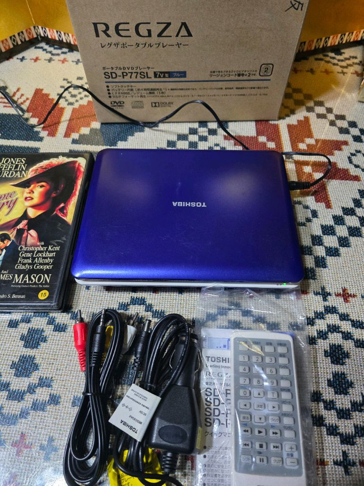 노트북형 도시바 DVD/CD 플레이어(SD-P77SL) 이미지