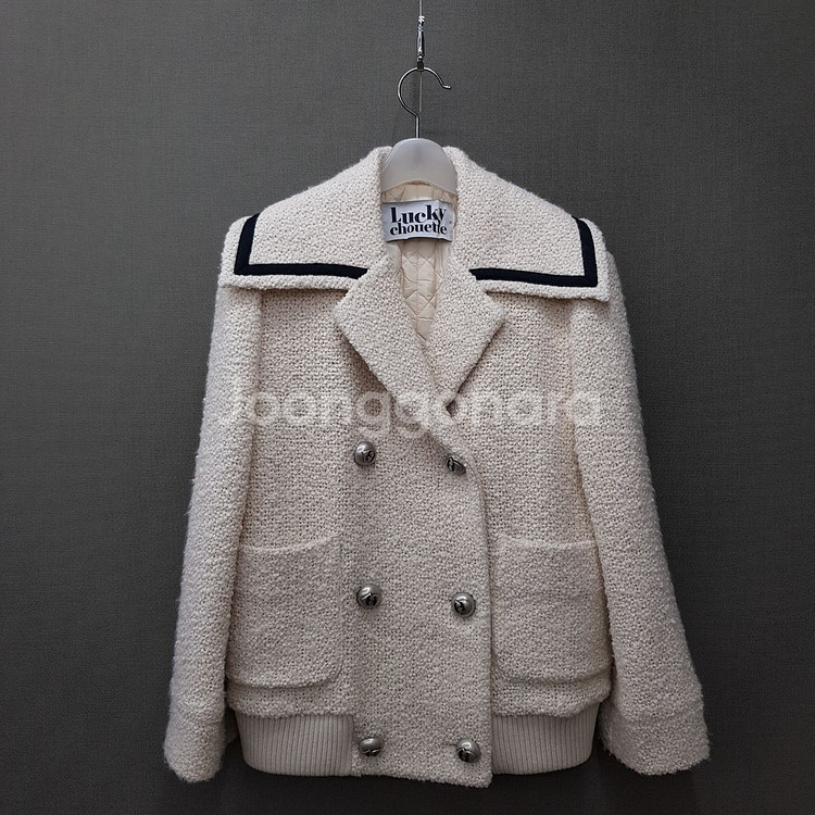 럭키슈에뜨 2023 부클 더블 자켓 36사이즈--0