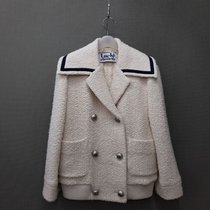 럭키슈에뜨 2023 부클 더블 자켓 36사이즈