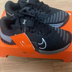 나이키 메트콘9 크로스핏화 헬스화 새상품 235