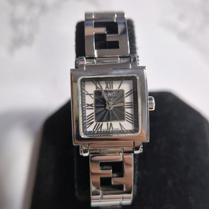 펜디 자개다이얼 팔찌시계