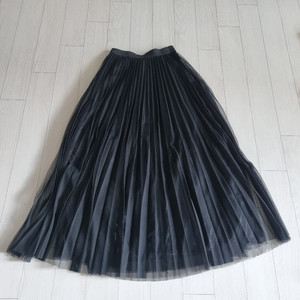 (새상품)블랙 튤 플리츠 레이스 허리밴딩 스커트