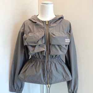 미우미우 바람막이