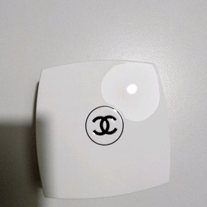 샤넬 르블랑 쿠션 케이스