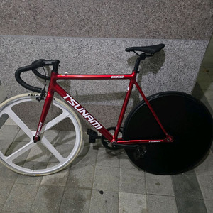 쓰나미 SNM100 픽시 자전거 레드 판매합니다