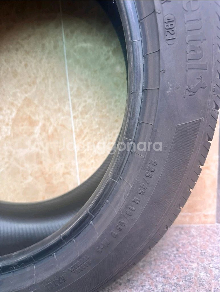 콘티넨탈 225 45 18 타이어 2개본 팝니다!--5