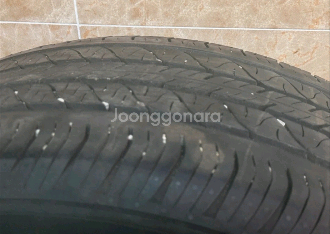 콘티넨탈 225 45 18 타이어 2개본 팝니다!--4