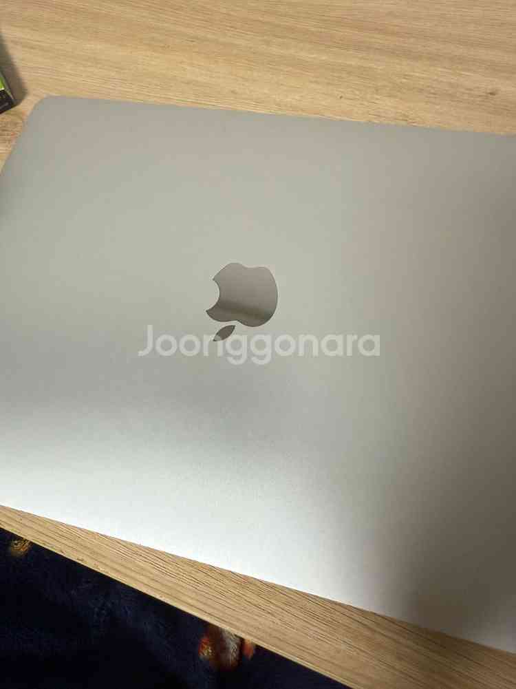 맥북 에어 13인치 m1 256gb--0