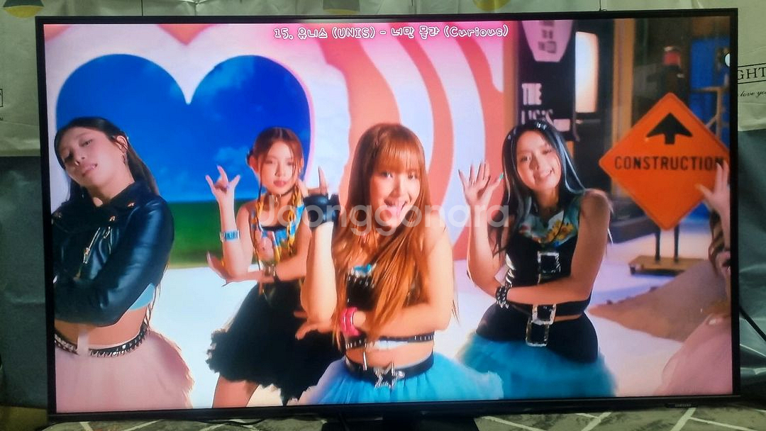 삼성 43인치 스마트 TV S43BM702U--2