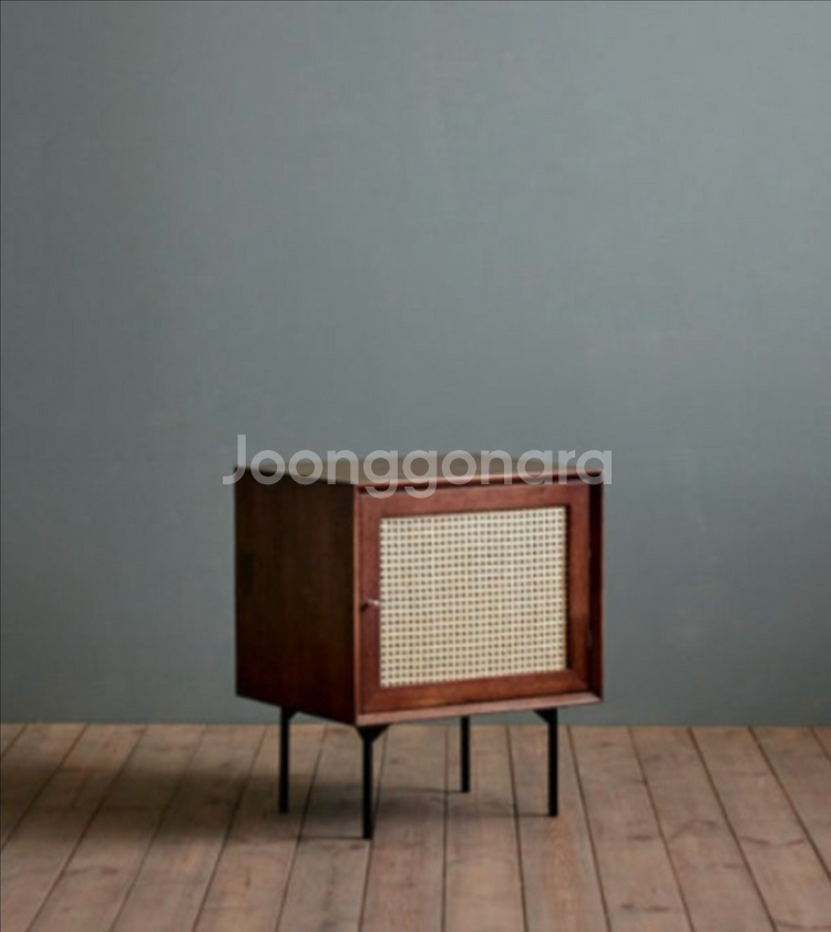 장미맨숀 로라 라탄 원목 협탁(브라운컬러) 일주일사용 새것수준--0