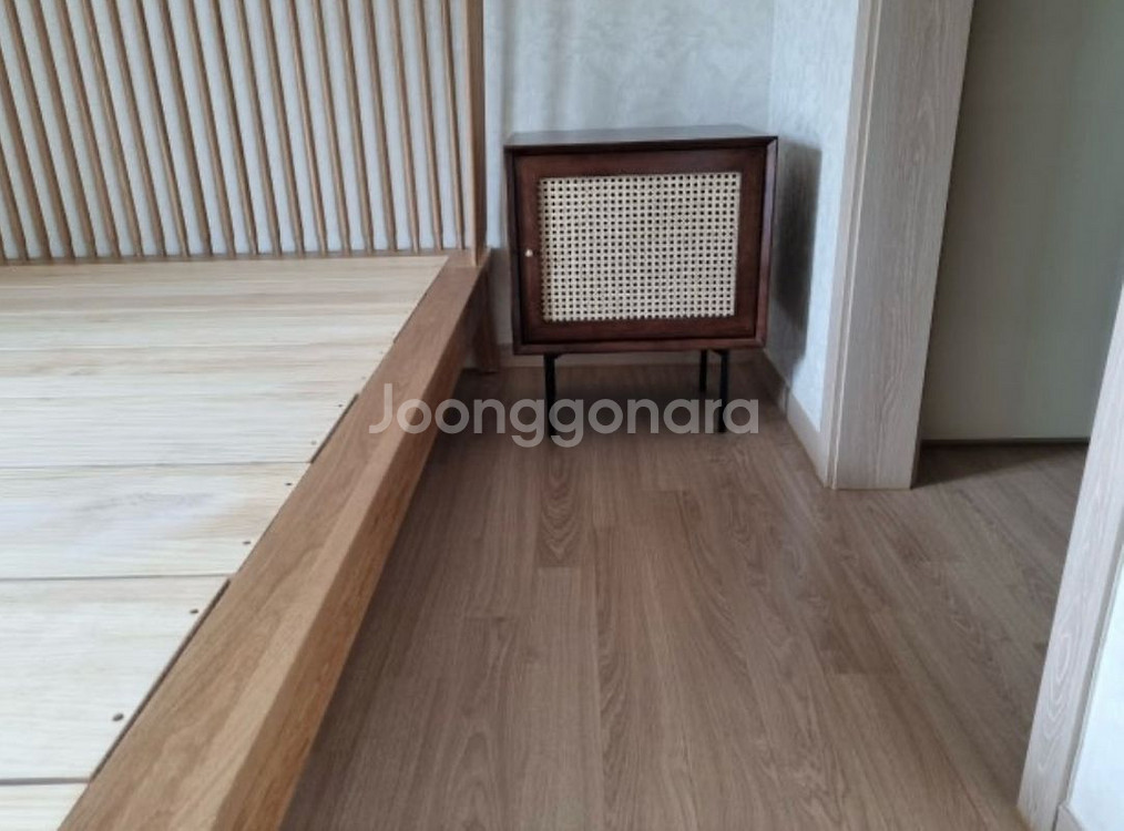 장미맨숀 로라 라탄 원목 협탁(브라운컬러) 일주일사용 새것수준--6