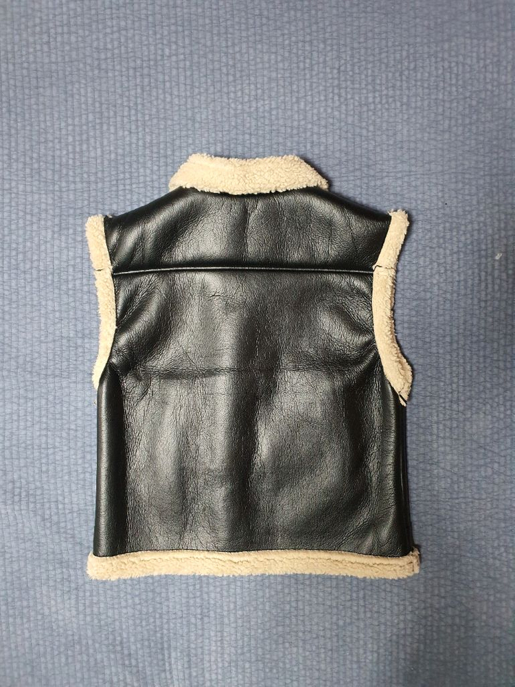 유광 비건레더 가죽무스탕 조끼 M 95사이즈 팔아요--1