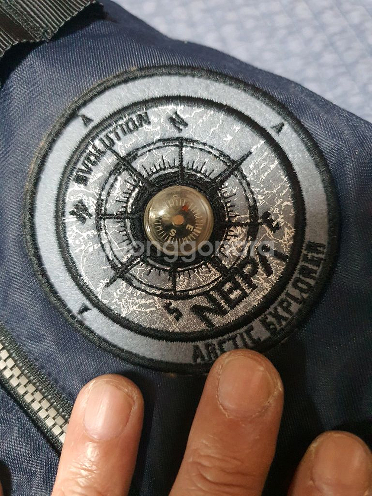 네파 머큐리 덕다운 숏패딩 자켓 L사이즈 팔아요--4