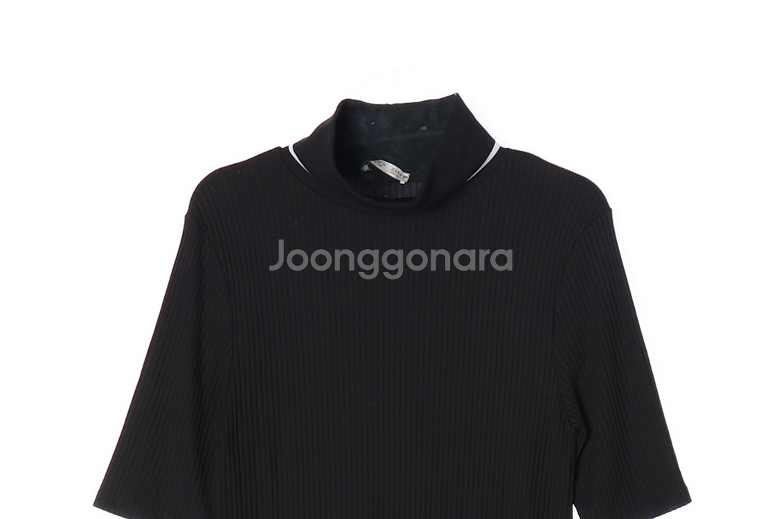 [L]자라 블랙 터틀넥 골지 반팔 니트 티셔츠--1
