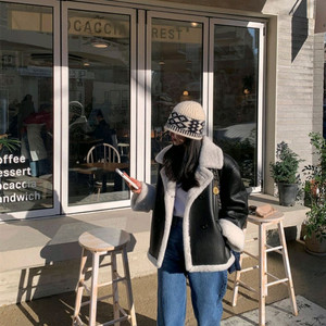 쪼이쇼룸 꽁떼드쪼이 카라더블무스탕(새상품)