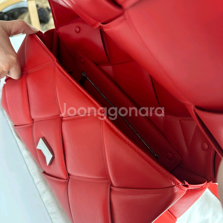 보테가 베네타 가방 패딩 탑 핸들 백 팝니다--1