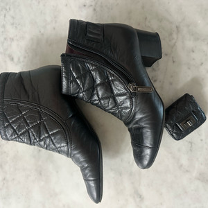 정품샤넬부츠 37사이즈