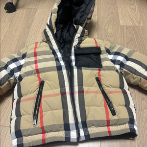 버버리 키즈 패딩점퍼 6y