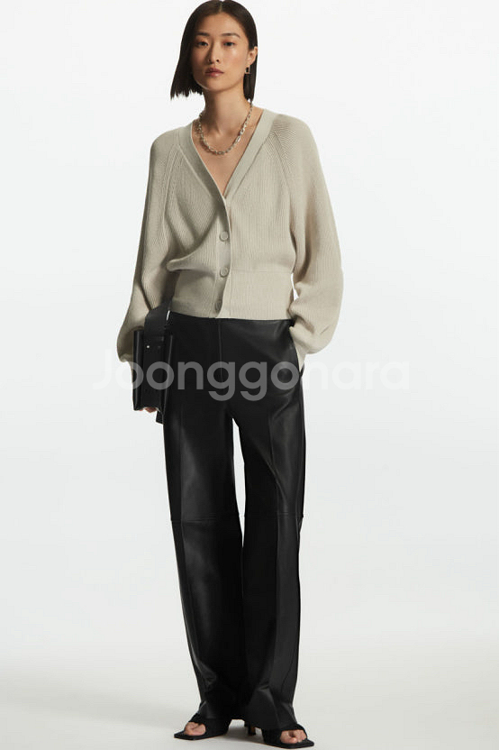 코스 릴렉스드핏 크롭 가디건 (s) _ 베이지, 블랙--3