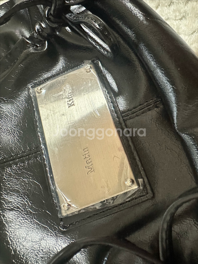 마뗑킴 셔링 리본 라운드백 가방 블랙 새상품--2