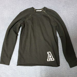 알렉산더 왕 지퍼 디자인 라운드티 팔아요 90-95사이즈 팔아요