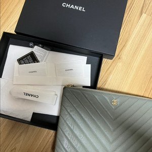 정품 샤넬 캐비어 뉴미듐 클러치 한정판