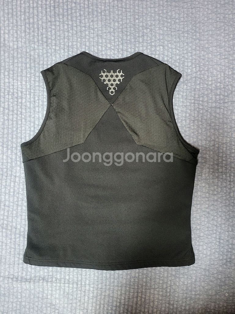 데상트 벡터 보아다이얼 조끼 L사이즈 팔아요--1