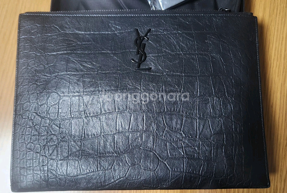 입생로랑 크로코다일 패턴 클러치백--0