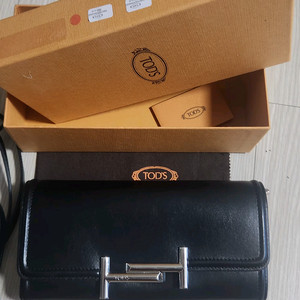 토즈 크로스백 겸 클러치백