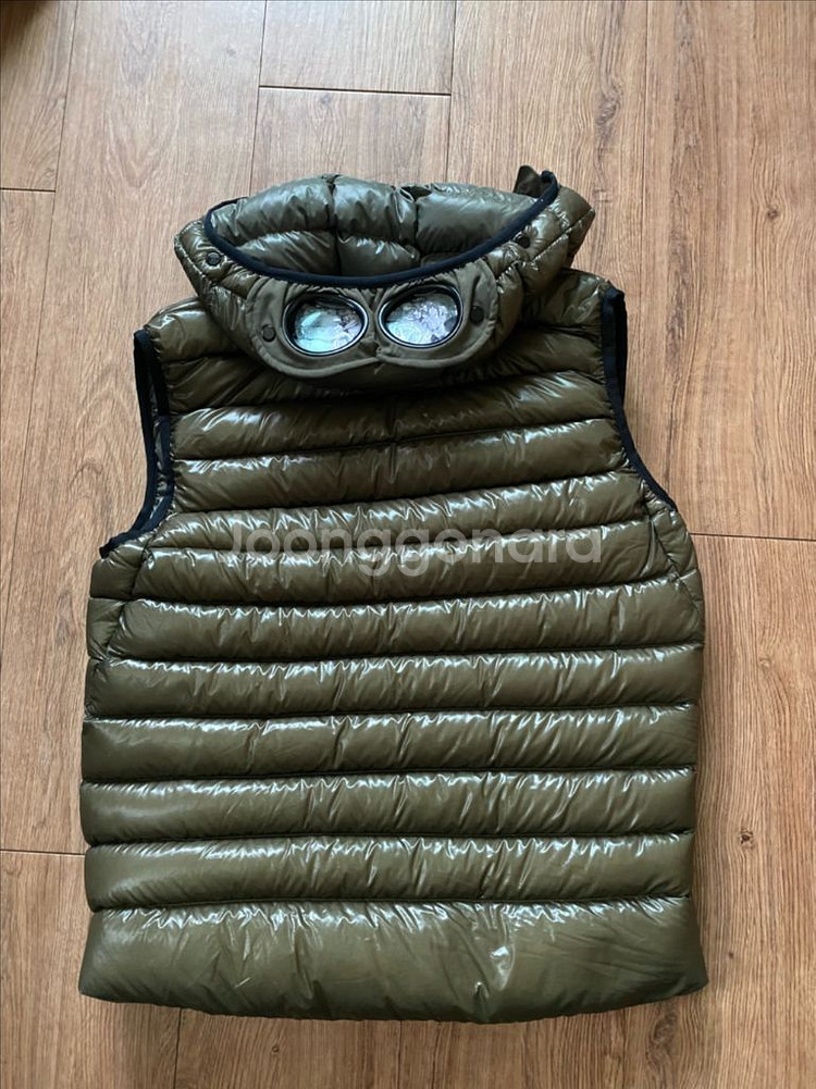 cp컴퍼니 dd쉘 조끼패딩--1