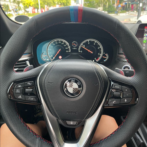 bmw g30 id6 풀옵핸들 팝니다.(한땀커버)