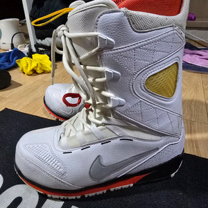 나이기,32,살로몬 스노우보드 부츠