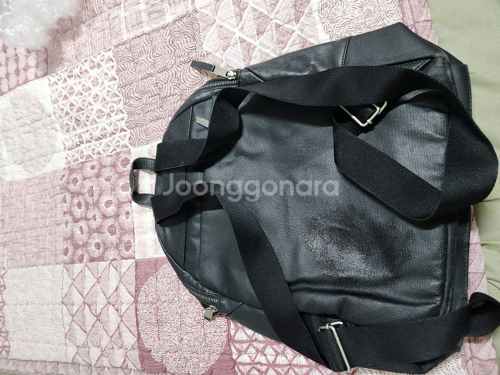 가죽 가방 만다리나덕 백팩--1