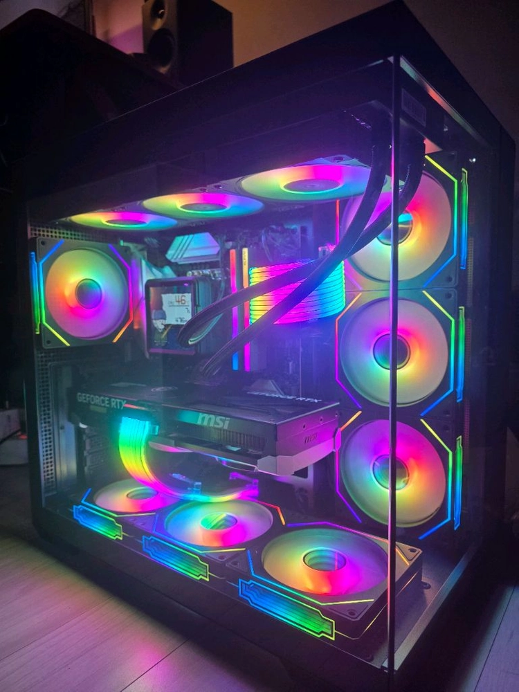 라이젠7 7800X3D RTX5070TI 고사양 본체 급매 이미지