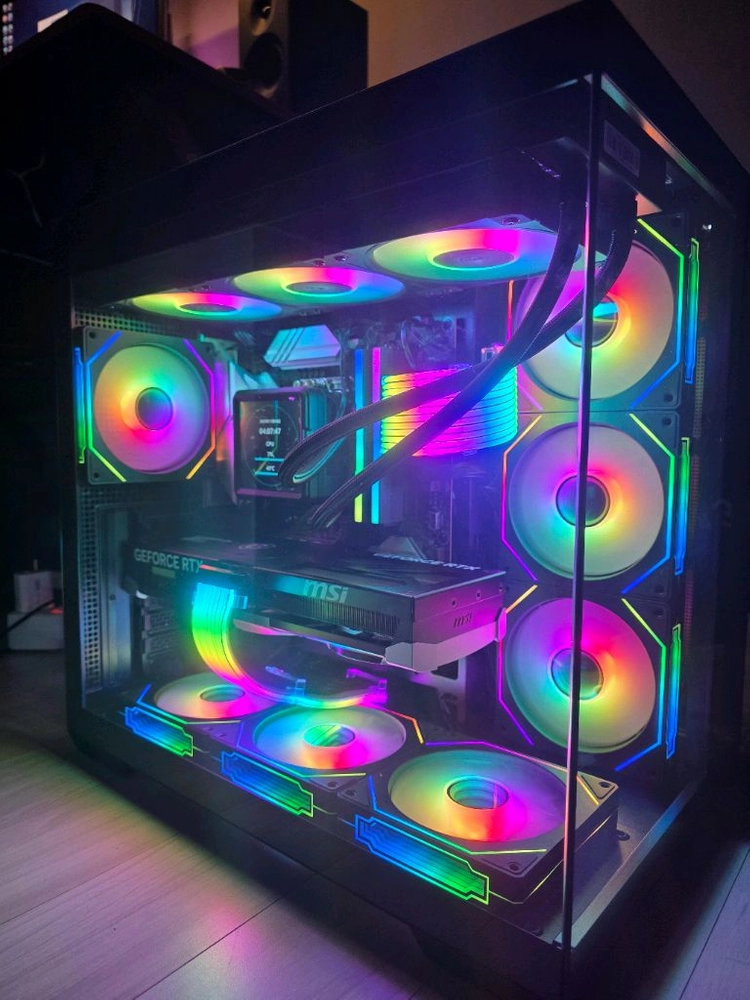 라이젠7 7800X3D RTX5070TI 고사양 본체 급매 이미지