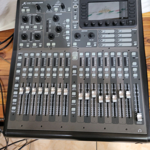 BEHRINGER X32 PRO 디지털 믹서