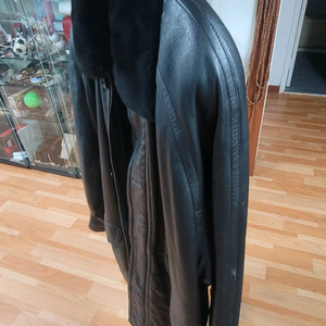 수정분[명품급 퀄리티/XL] Monette ITALY MODE 천연 양 가죽 & 퍼 카라 겨울 코트 105호에서 1