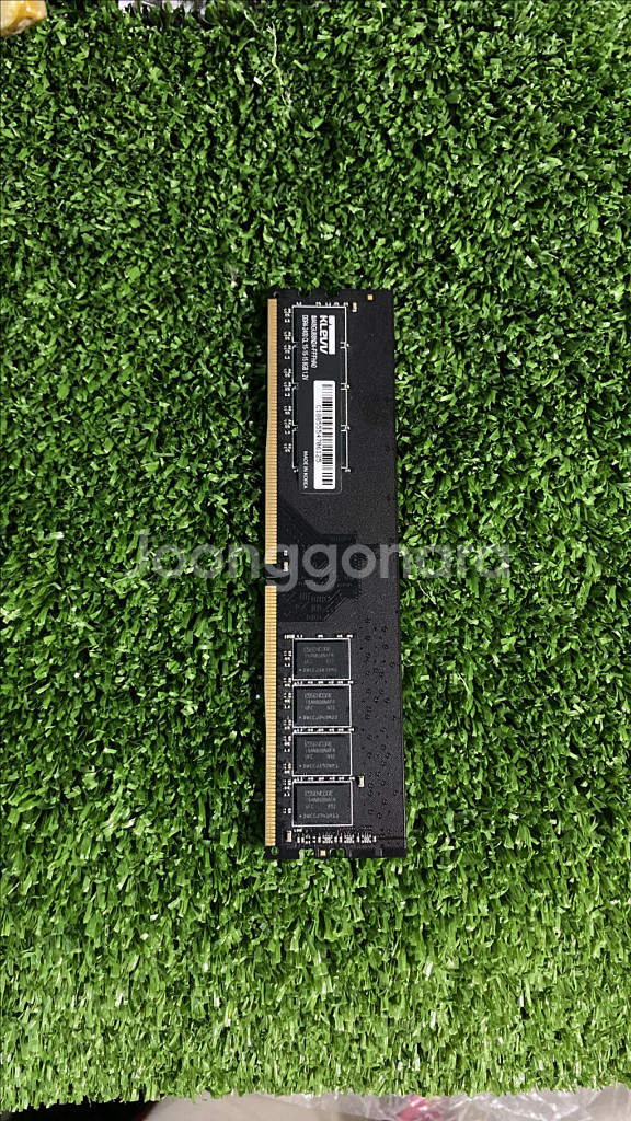 클레브 8GB메모리 램 판매합니다.--0