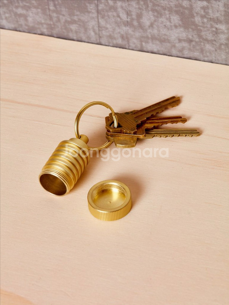 TOM DIXON 톰 딕슨 cog 황동 키링--2