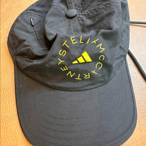 아디다스x스텔라 맥카트니 콜라보 볼캡