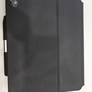 [판매] iPad Pro 12.9″ 6세대 Wi-Fi + Cellular 2TB + 정품 키보드 + 정품