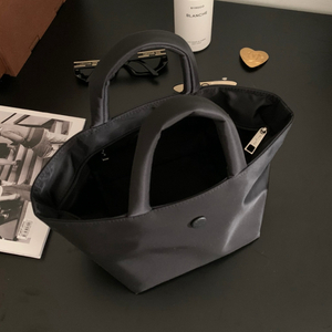 봉긋 소프트토트 프라다 블랙