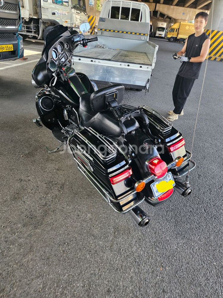할리데이비슨 일렉글라이드--3