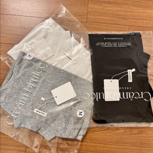 크림브륄레 반목티 M