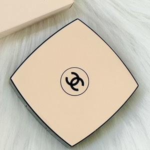 샤넬 레 베쥬 헬시 글로우 젤 터치 쿠션 파운데이션 BD01 SPF40/PA+++ 15g